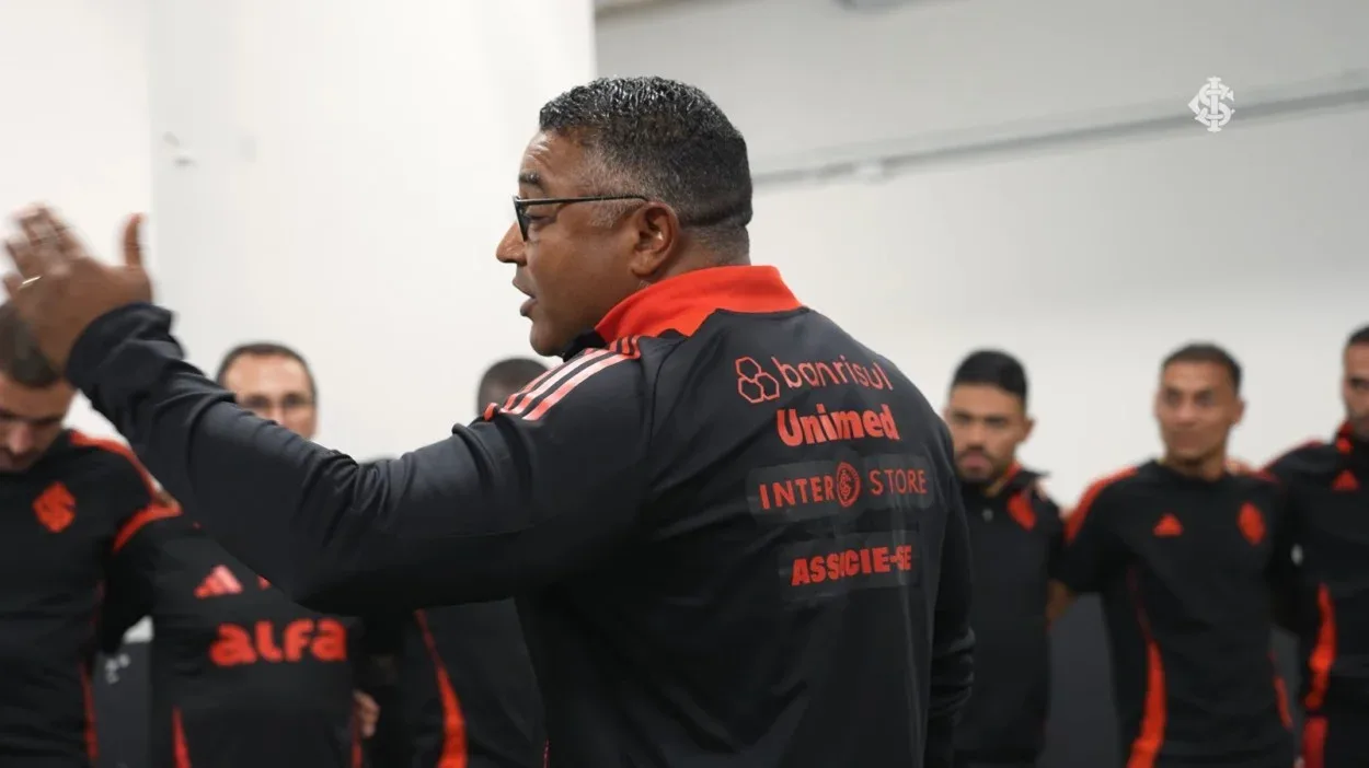 Roger Machado no vestiário do Inter após vitória contra o Santos por 2x1.