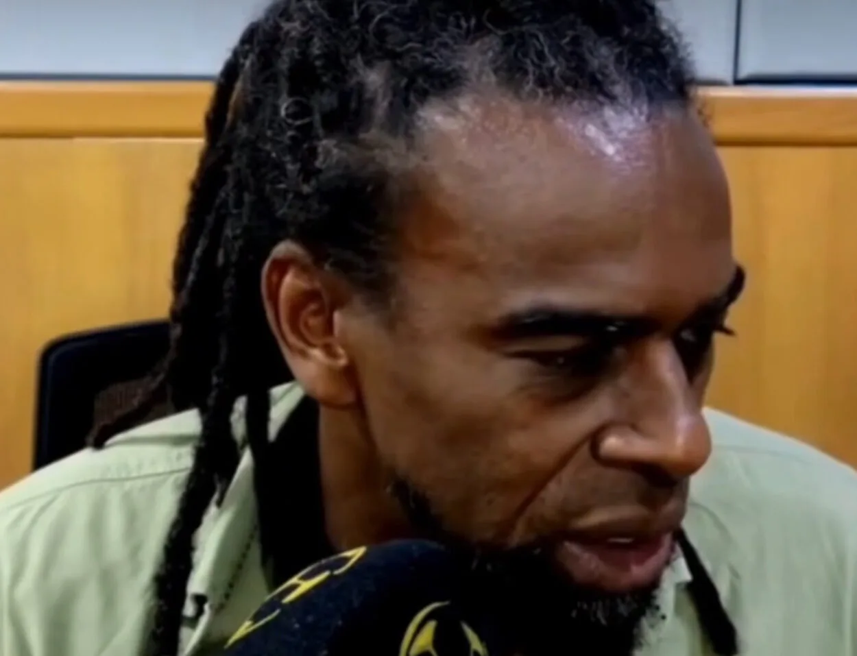 Tinga explica por que recusou participar do documentário "Máfia do Apito" Tinga ex-Inter