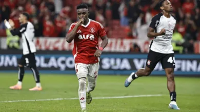 Carbonero (7), jogador do Internacional comemora gol marcado durante partida contra o Corinthians, válida pela 26ª rodada do Campeonato Brasileiro 2025. FOTO: Roberto Vinícius/Agafoto/Gazeta Press - Direitos reservados - Proibida a reprodução.