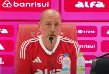 Presidente do Inter revela ter cobrado jogadores depois da derrota para o Fluminense Barcellos Inter
