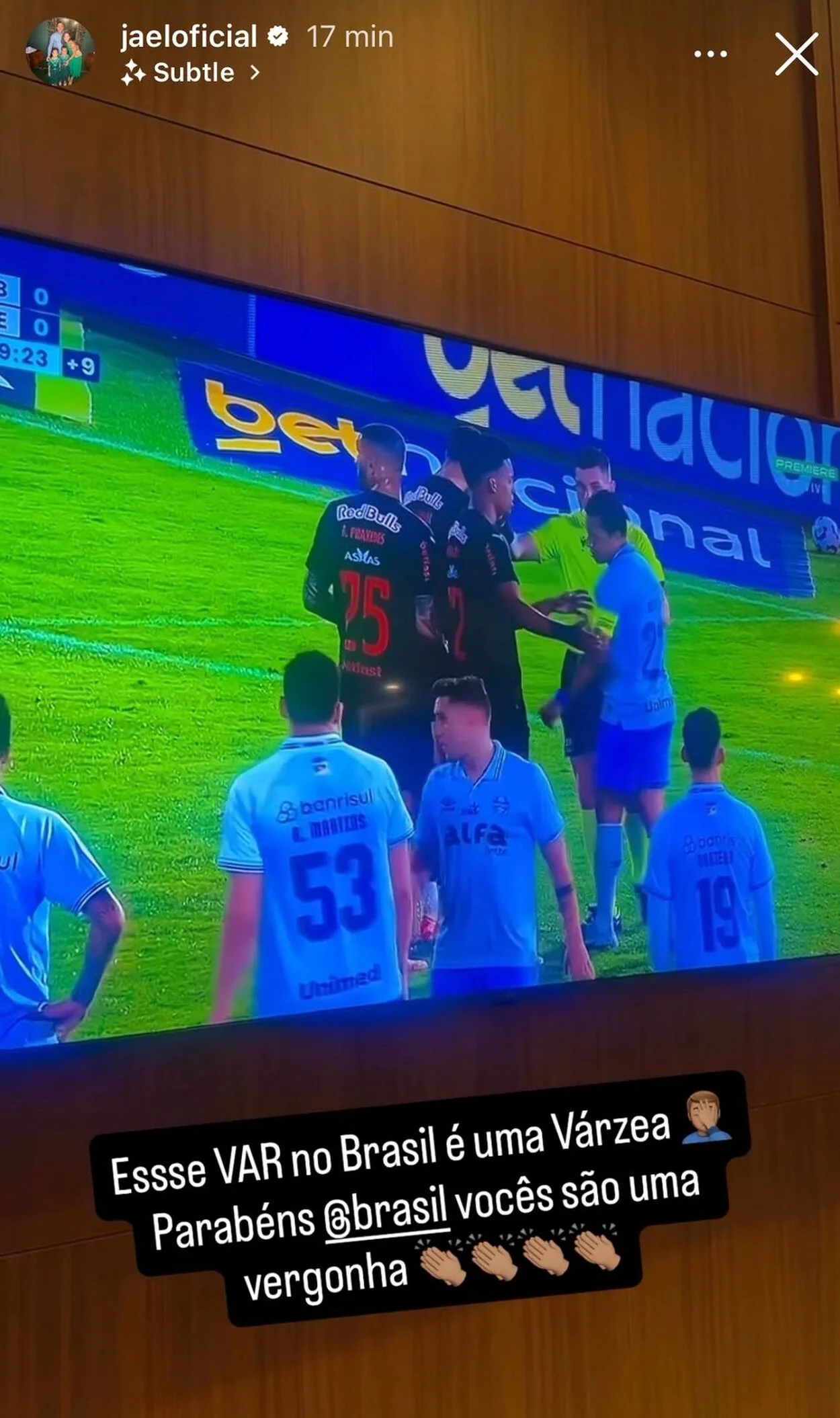 Ex-Grêmio, Jael dispara contra arbitragem e critica VAR após polêmica em derrota do Tricolor Jael faz publicação revoltado com VAR no jogo de Bragantino x Grêmio