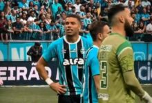"Te dou a vida...": vídeo mostra Alysson cantando com a torcida do Grêmio durante jogo Alysson pelo Grêmio