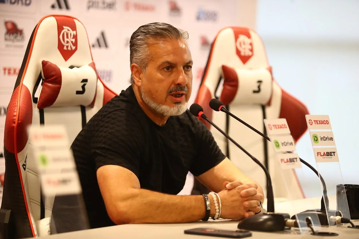 Boto defende Flamengo e cutuca Palmeiras: "Não está acostumado a não ser ajudado" José Boto do Flamengo