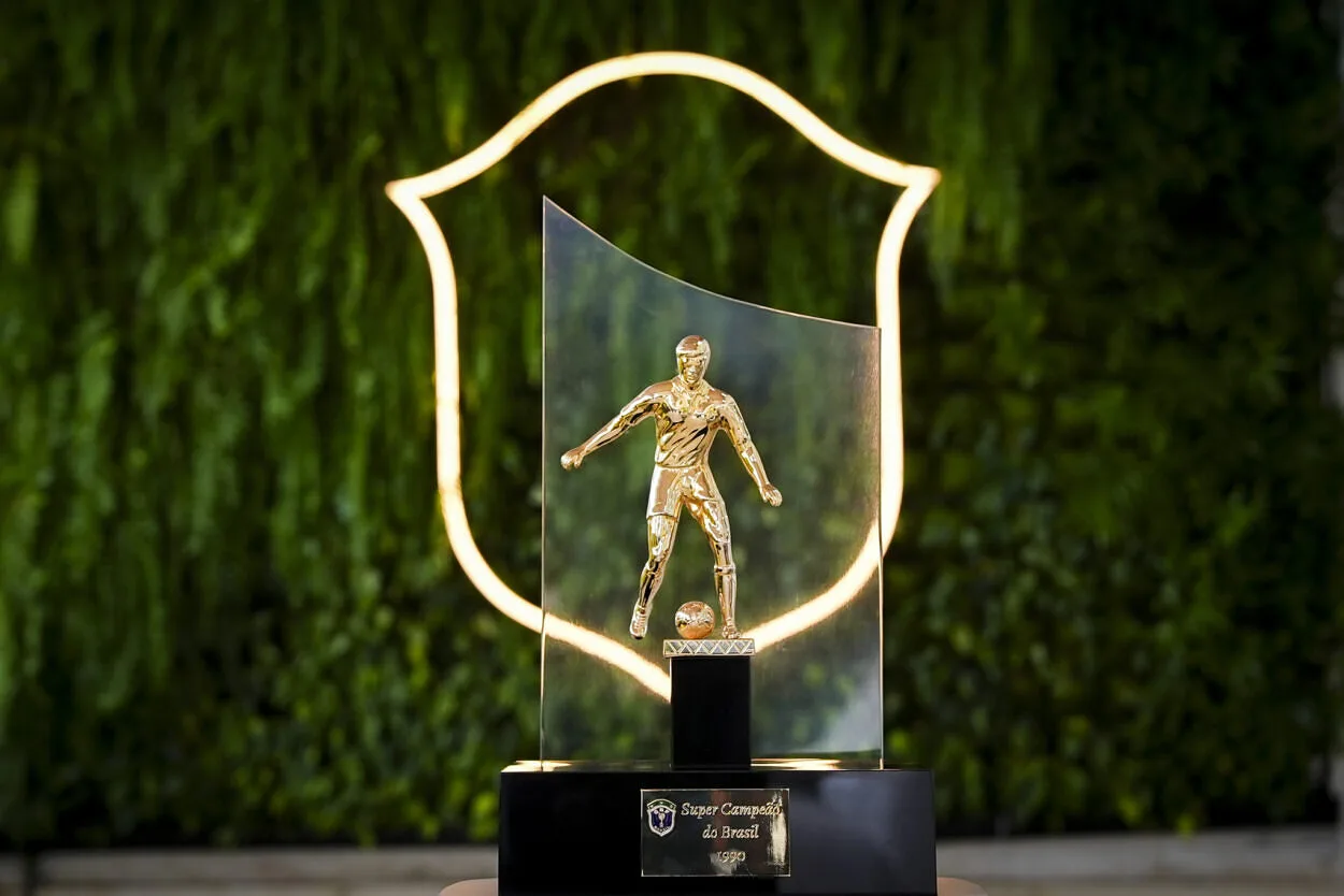 Grêmio recebe a CBF para reparação histórica e entrega da taça da Supercopa do Brasil CBF e Grêmio