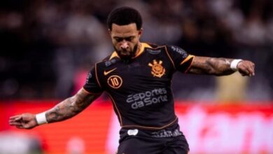 Leitura labial detalha confusão entre Depay e Ruan em Corinthians x Atlético-MG Memphis Depay