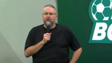 Narrador perde a paciência com atacante do Grêmio: "Deveria jogar mais e falar menos" Grêmio vive situação com Olivera