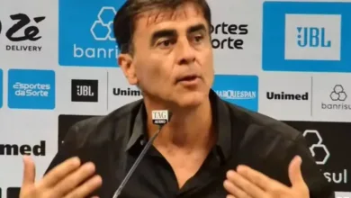 Como tem sido o início de Quinteros no primeiro clube desde a saída do Grêmio Quinteros Grêmio