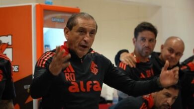 Bastidores: Ramón e Emiliano discursam no vestiário e motivam jogadores do Inter Ramón Díaz pelo Inter