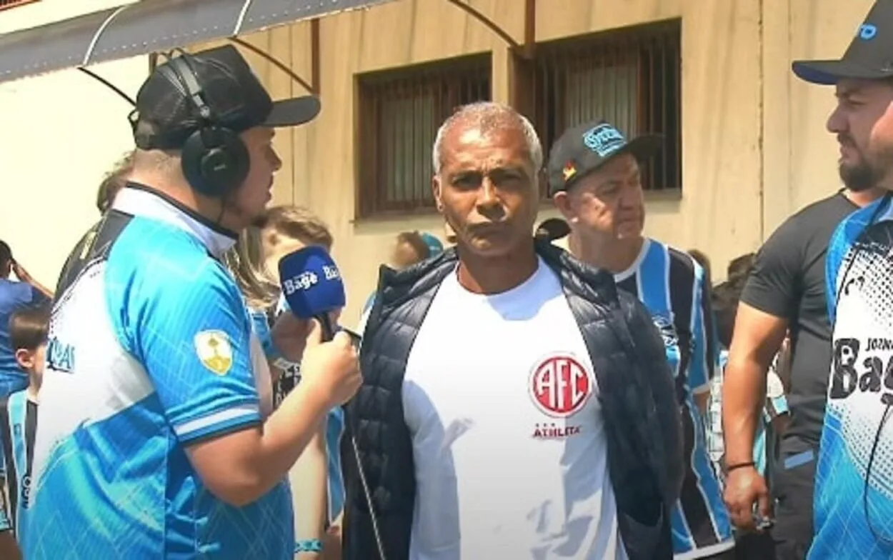 Romário cita carinho pelo Grêmio e aprova entrevista de Marlon: "Crítica construtiva" Romário cita o Grêmio