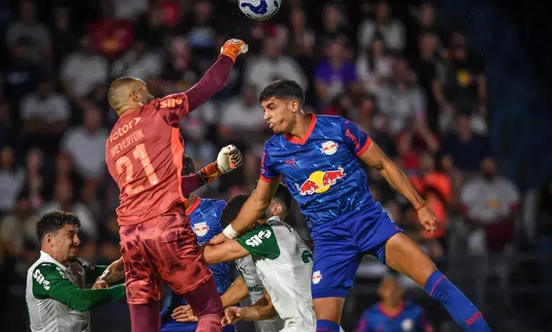 Red Bull Bragantino x Palmeiras Bragança Paulista/SP; Brasil; 18/05/2025; Estádio Municipal Cícero de Souza Marques; Campeonato Brasileiro; Red Bull Bragantino x Palmeiras; Na foto, Lucas Barbosa; Foto de Ari Ferreira/Red Bull Bragantino.
