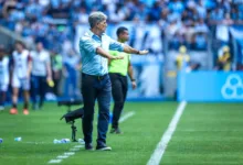 Renato Portaluppi dá apoio e planeja jantar com Ancelotti após polêmica na CBF Renato pelo Grêmio