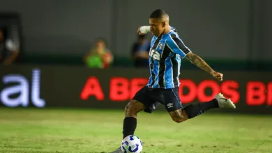 Lucas Esteves pelo Grêmio