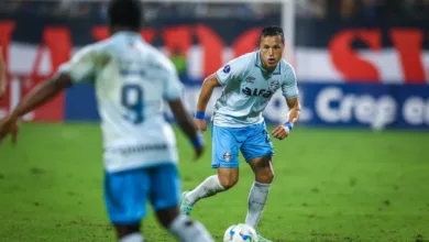 Marlon foi titular do Grêmio no Peru