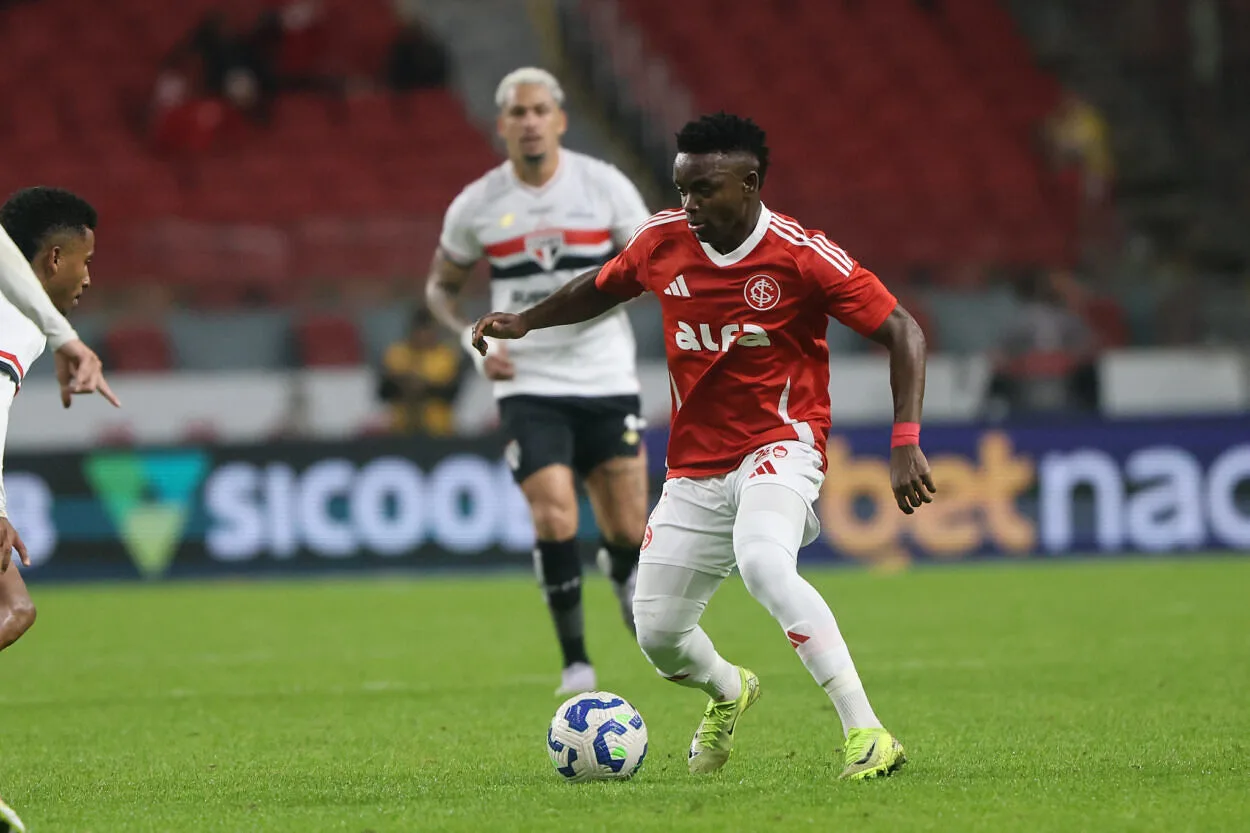 Carbonero em jogo contra o São Paulo, no Beira-Rio