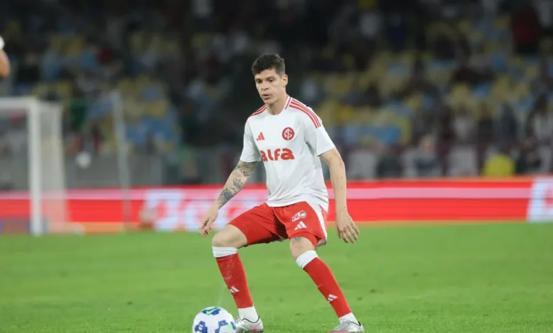 Por lesão, Ronaldo passará por cirurgia e desfalca o Inter no restante da temporada Ronaldo pede desculpas no Inter