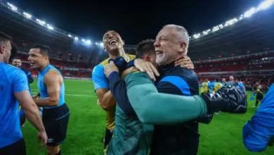 Nova direção do Grêmio tem "enorme respeito" por Mano Menezes, diz repórter Gre-Nal com Mano Menezes vitorioso