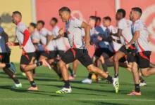 Inter admite "guerra" contra o Bahia e deve priorizar jogadores experientes no time Inter treina no CT