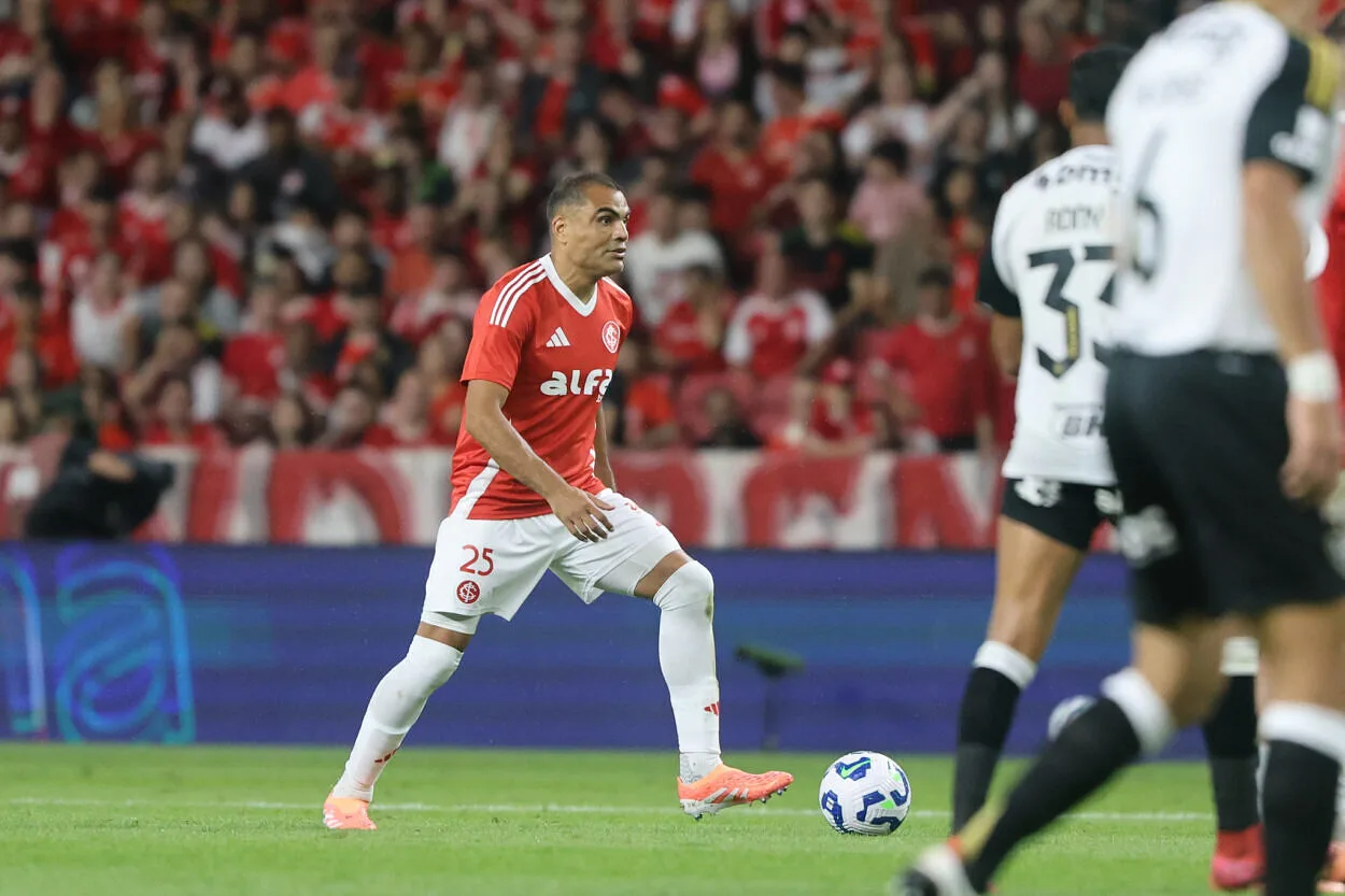 Mercado zagueiro do Inter