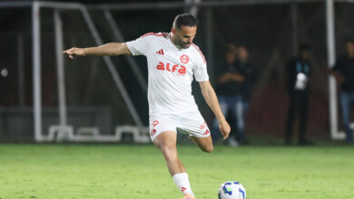 Thiago Maia fala em nome do grupo do Inter depois da derrota para o Vitória Thiago Maia pelo Inter