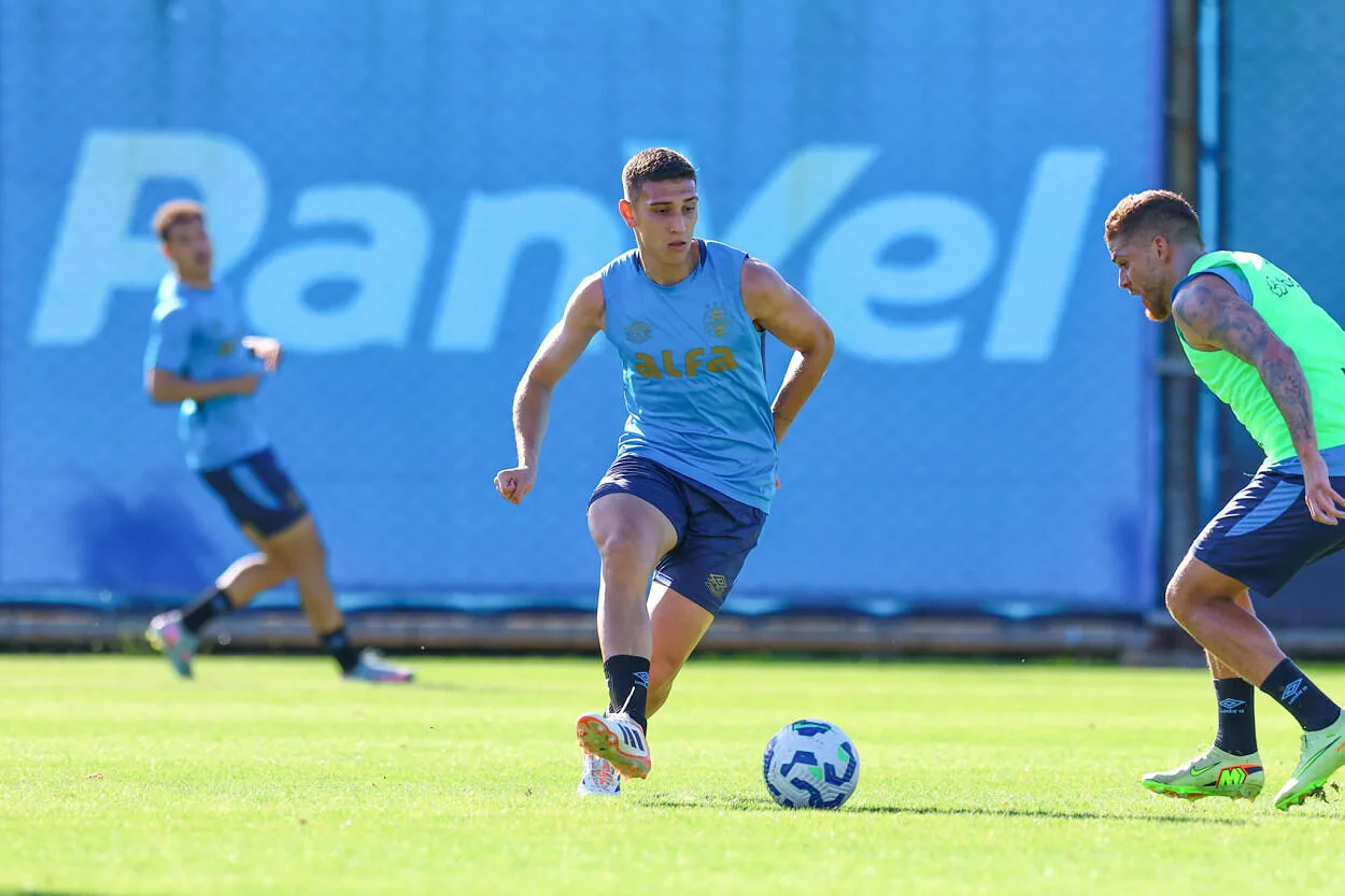 Últimas do Grêmio: gols de bola parada, chance para Monsalve e negociações de Odorico Grêmio