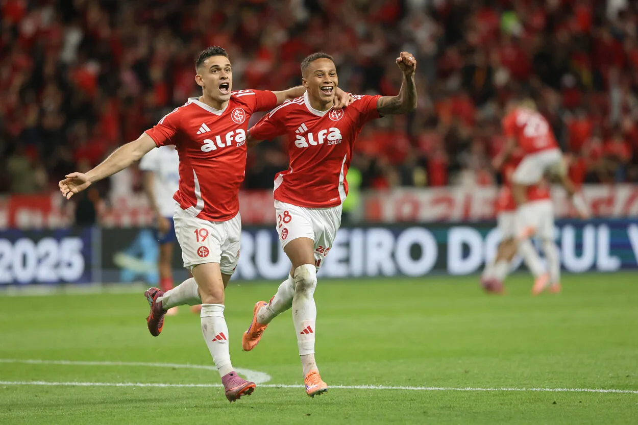 Briga esquenta: os jogos de Inter, Santos e Vitória na rodada de meio de semana do Brasileirão Inter empata em casa