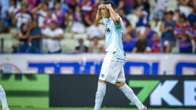 Carlos Vinícius revela o que pode ter atrapalhado Brenno em gol inusitado do Grêmio Carlos Vinícius em alta no Grêmio