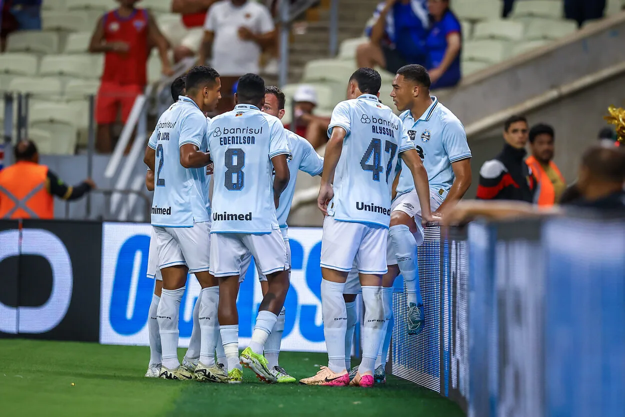 Retornos e desfalques: veja prováveis escalações de Grêmio x Vasco e onde assistir Grêmio empata
