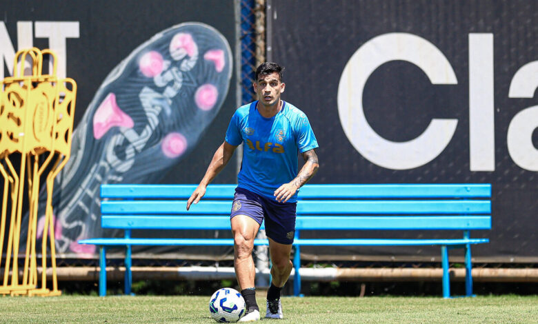 Cristaldo com a camisa do Grêmio