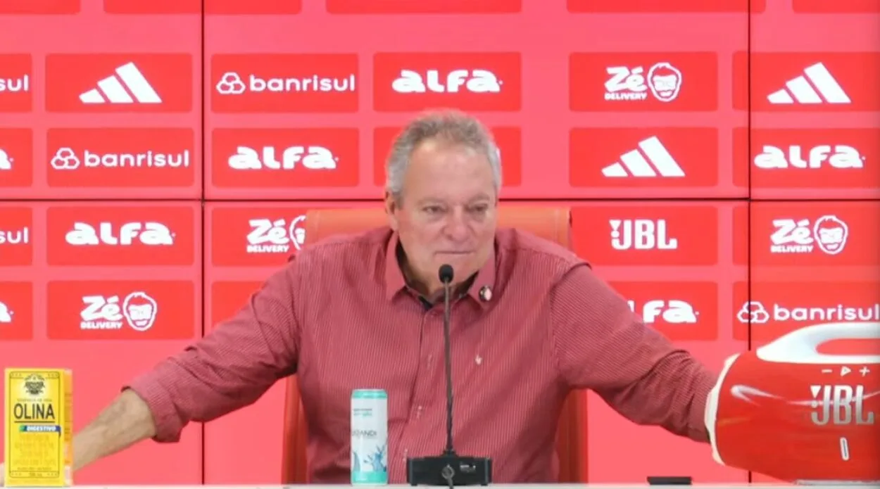 Abel dá declaração homofóbica em coletiva e brinca com repórter: "Tu é do Grêmio ou do Inter?" Abel Braga Inter