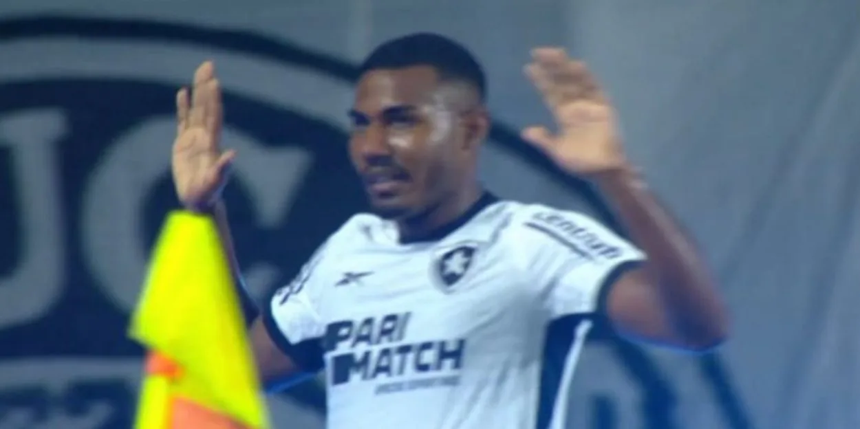 Cuiabano pelo Botafogo contra o Grêmio