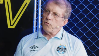Odorico ironiza jogador midiático de Caleffi no Grêmio: "Trazer para jogar com Nathan e Iturbe?" Odorico Roman pelo Grêmio