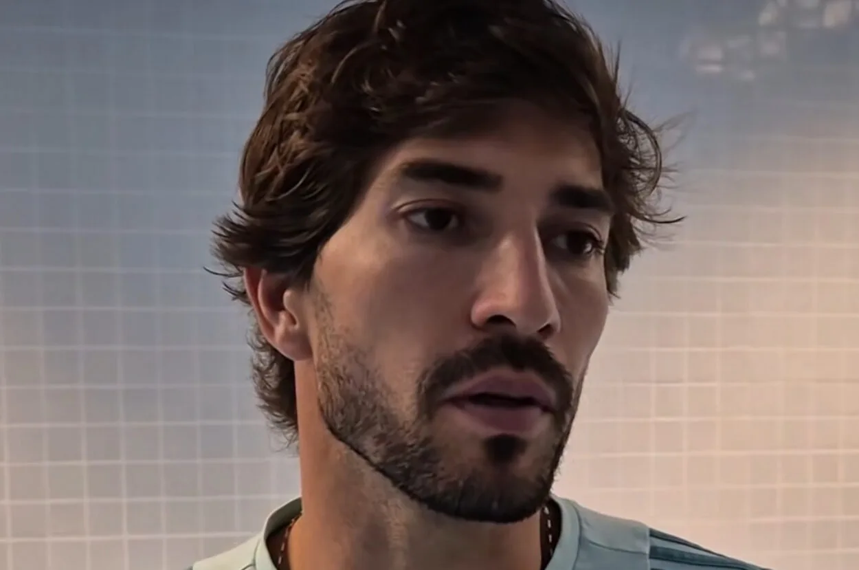 Envolvido em lance polêmico, Lucas Silva fala do carinho pelo Grêmio: "Desejo sorte" Lucas Silva ex-Grêmio