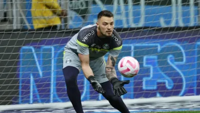 Dirigente do Grêmio explica situação de Grando e projeta jogo contra o Corinthians Grêmio