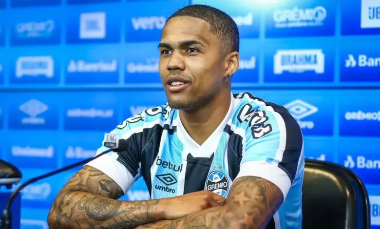 Douglas Costa na época de Grêmio