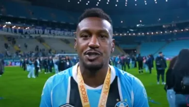 Edenilson pelo Grêmio