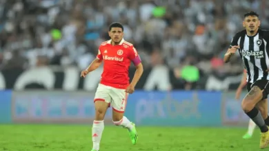 Apresentador entende razões de Taison ao processar o Inter: "Culpa do Barcellos" Taison na época do Inter