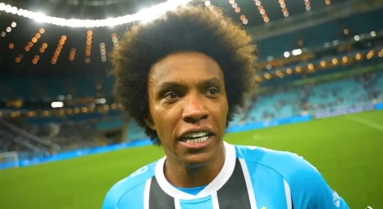 Em nova entrevista, Willian repercute gol pelo Grêmio: "Primeiro de muitos" Willian pelo Grêmio