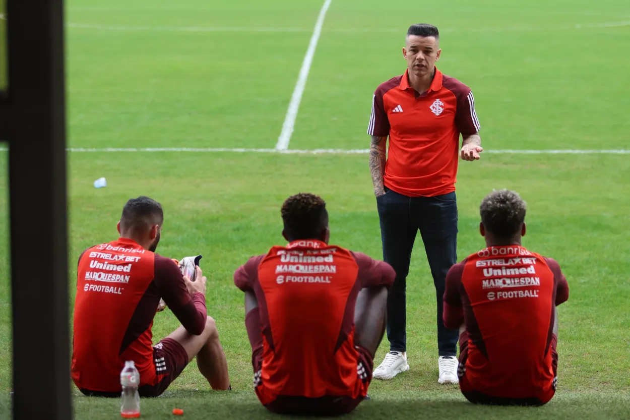 D'Alessandro responde se cogitou assumir como treinador do Inter após saída de Ramón D'Alessandro do Inter