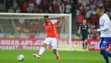 Representantes do volante Fernando se manifestam sobre possível volta ao Inter Fernando pelo Inter