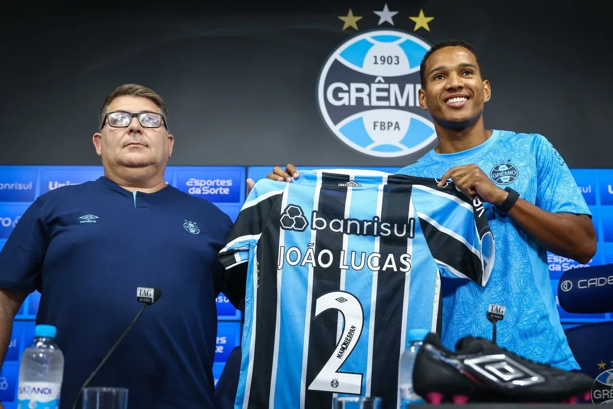 Grêmio encaminha negociação de João Lucas por empréstimo para clube brasileiro João Lucas lesionado