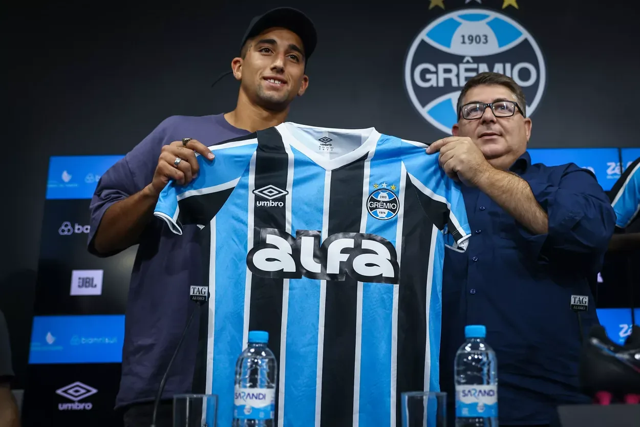 Valores e contrato: os detalhes finais da saída de Olivera do Grêmio rumo ao Bahia Olivera Grêmio