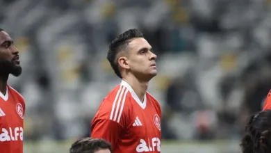 Borré toparia reduzir salário para ficar no Inter se o rebaixamento tivesse ocorrido Borré em Atlético-MG 2x0 Inter