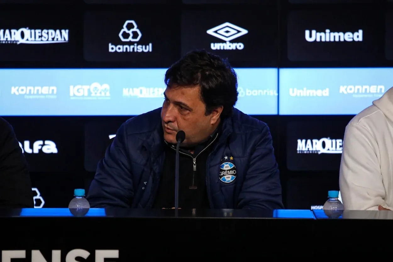 Em último ato no Grêmio, Guerra encerra novela Edenilson: "Já estava apalavrado" Alberto Guerra pelo Grêmio