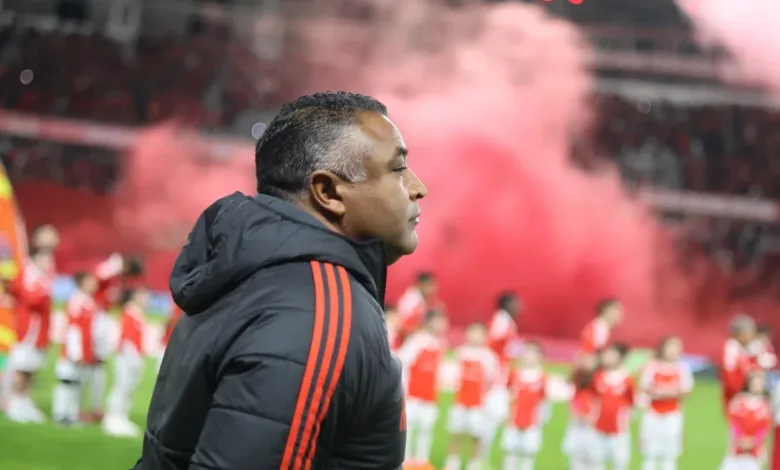 Jornalista se explica após sugerir a volta de Roger Machado ao comando do Inter Roger Machado em momento delicado no Inter