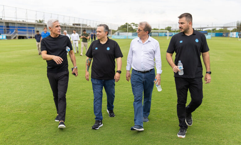 Luís Castro treina o Grêmio