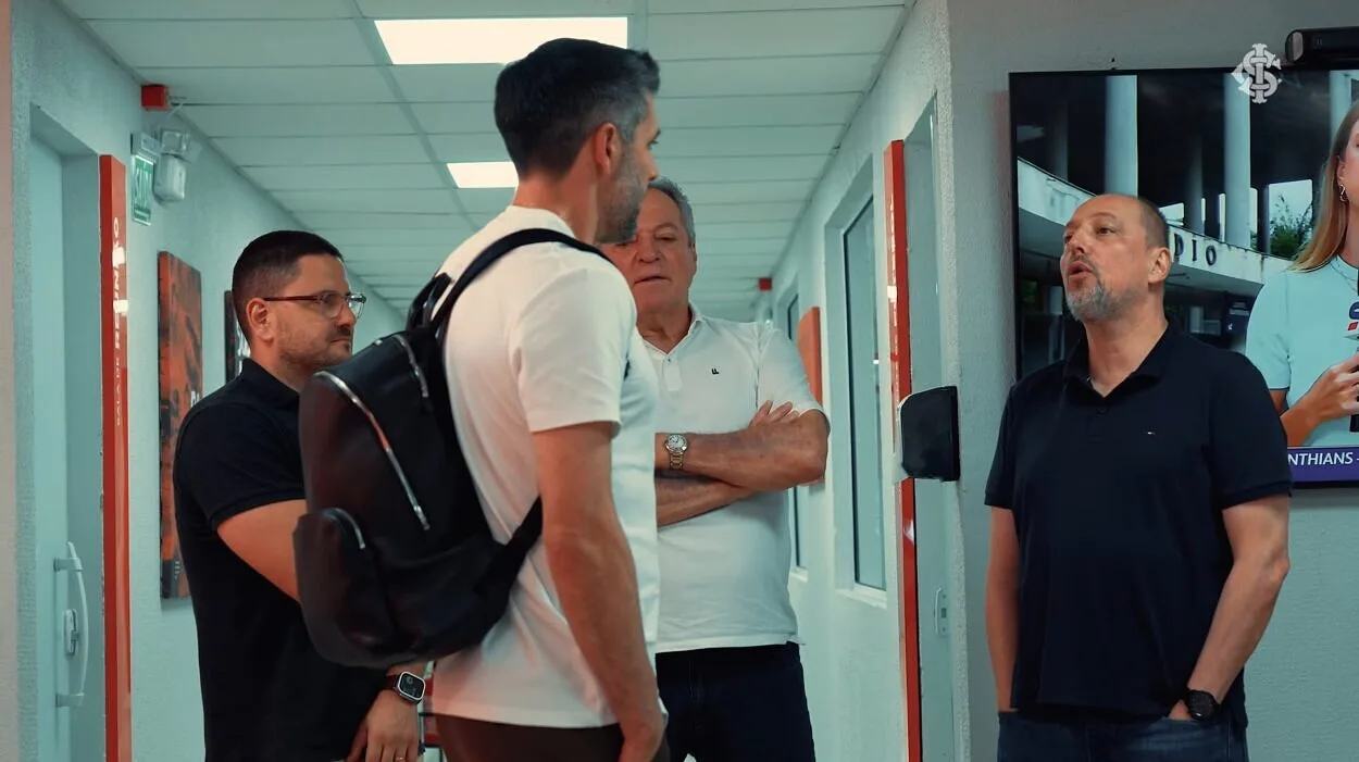 Inter divulga novas imagens da chegada e apresentação de Paulo Pezzolano Inter hoje