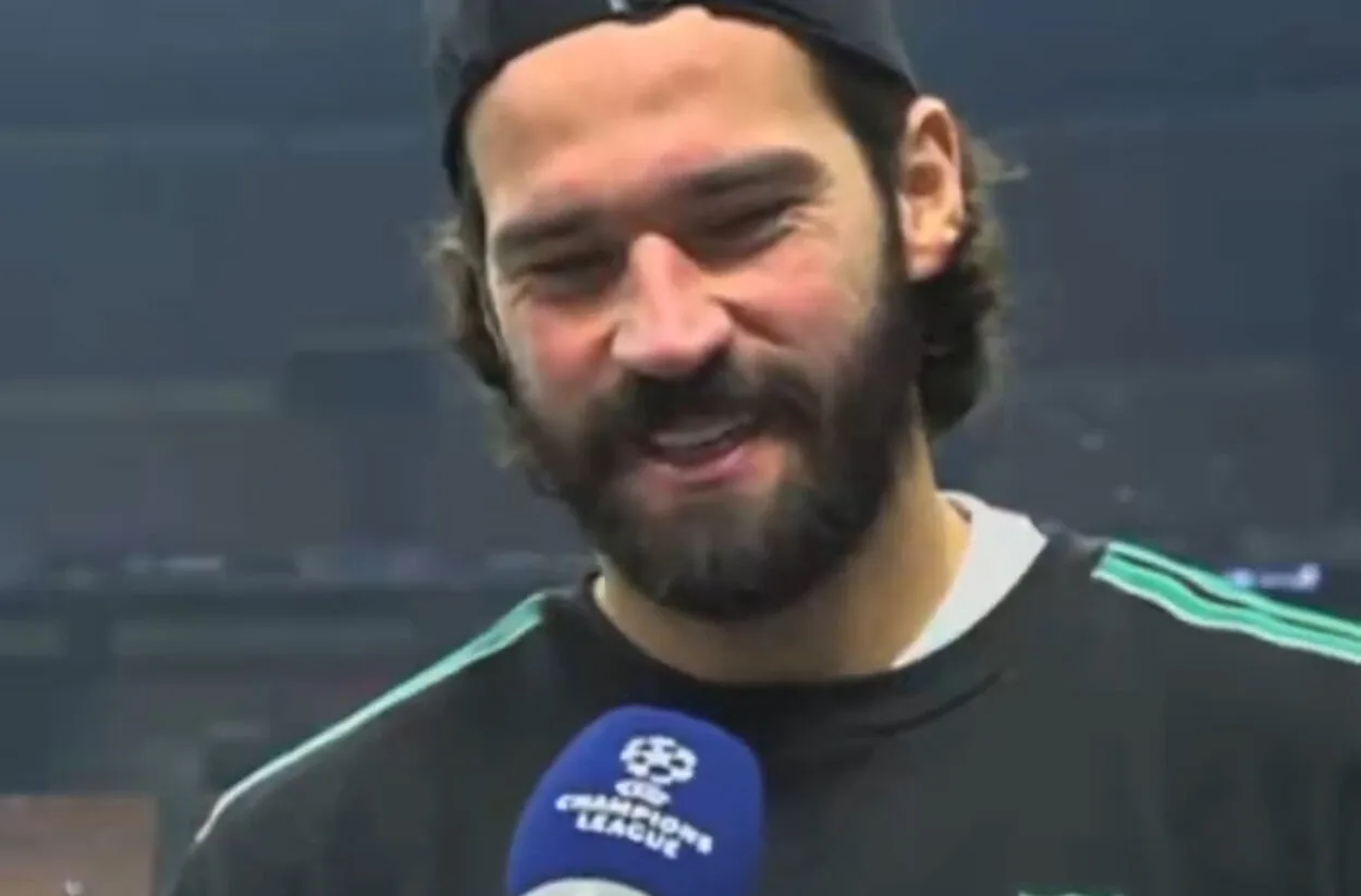 Alisson agradece Abel Braga por salvar o Inter da queda: "Ser colorado é sofrimento" Alisson pelo Inter