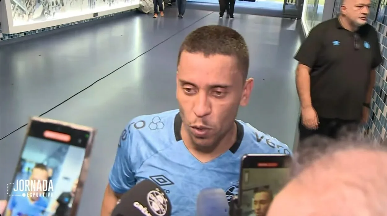 Marcos Rocha cobra nova direção do Grêmio para definir logo o treinador de 2026 Marcos Rocha concede entrevista na zona mista do Grêmio