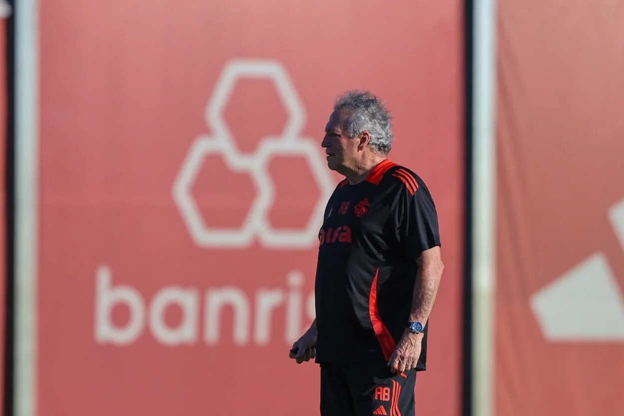 Abel lembra Inter x Barcelona e grava áudio otimista: "Resultados paralelos vão acontecer" Abel pelo Inter