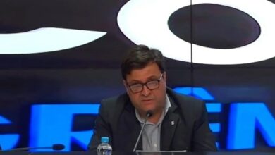 Guerra entrega o Grêmio com propostas por dois atletas e oferta de patrocínio de R$ 53 mi Alberto Guerra pelo Grêmio